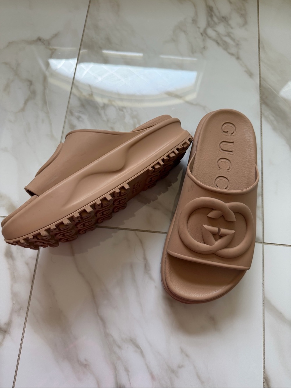 Gucci Blush Nude Platform GG Slide Sandals - Picture 2 of 5